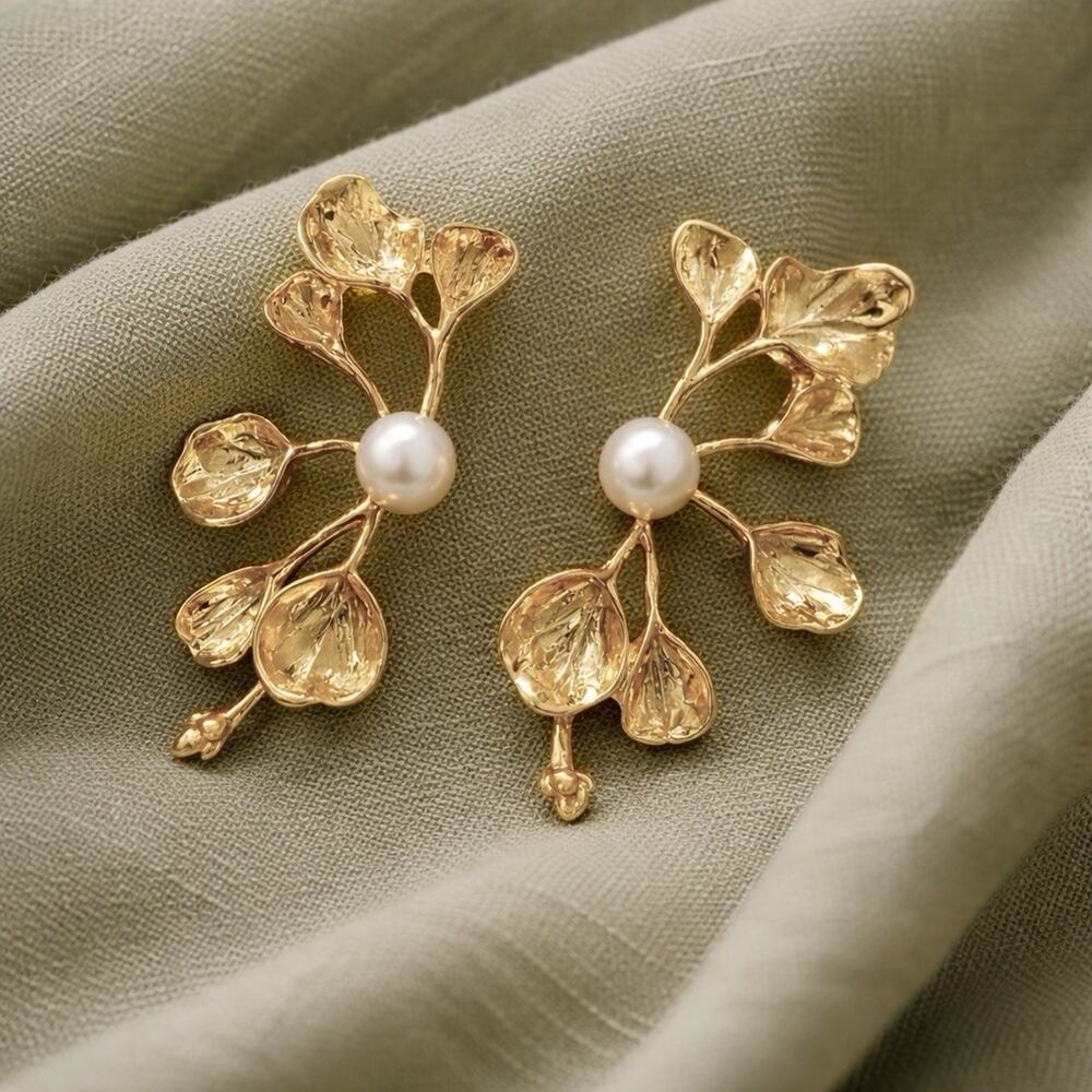 Molten Pearl Flower Earrings Half Abstract Gold Cottagecore VTG Hammered Y2K